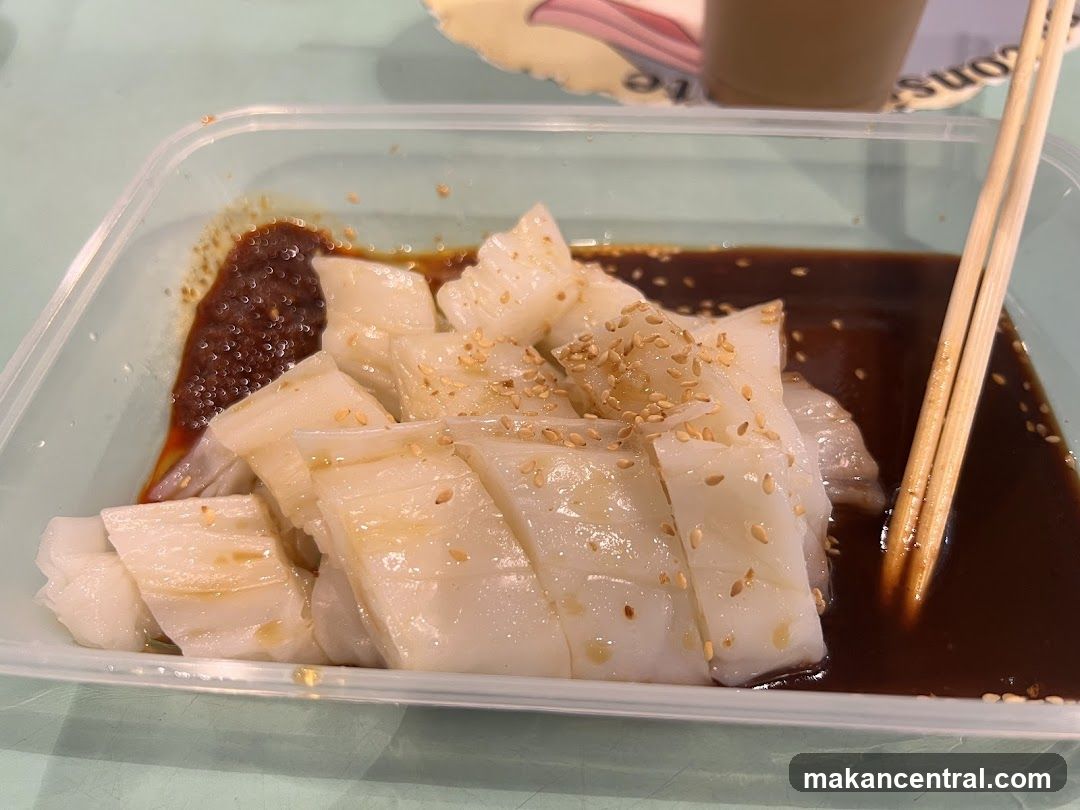 Cheung Fun with Sauce