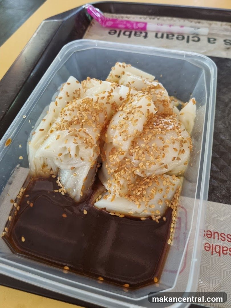 Rice Noodle Rolls with Sesame Seeds and Sauce