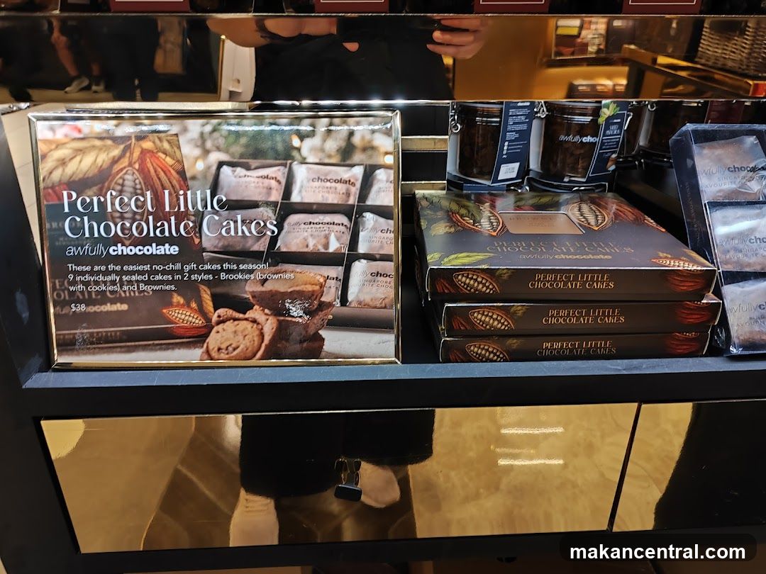 Perfect Little Chocolate Cakes Display