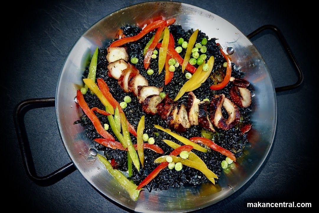 Black Rice with Octopus and Peppers
