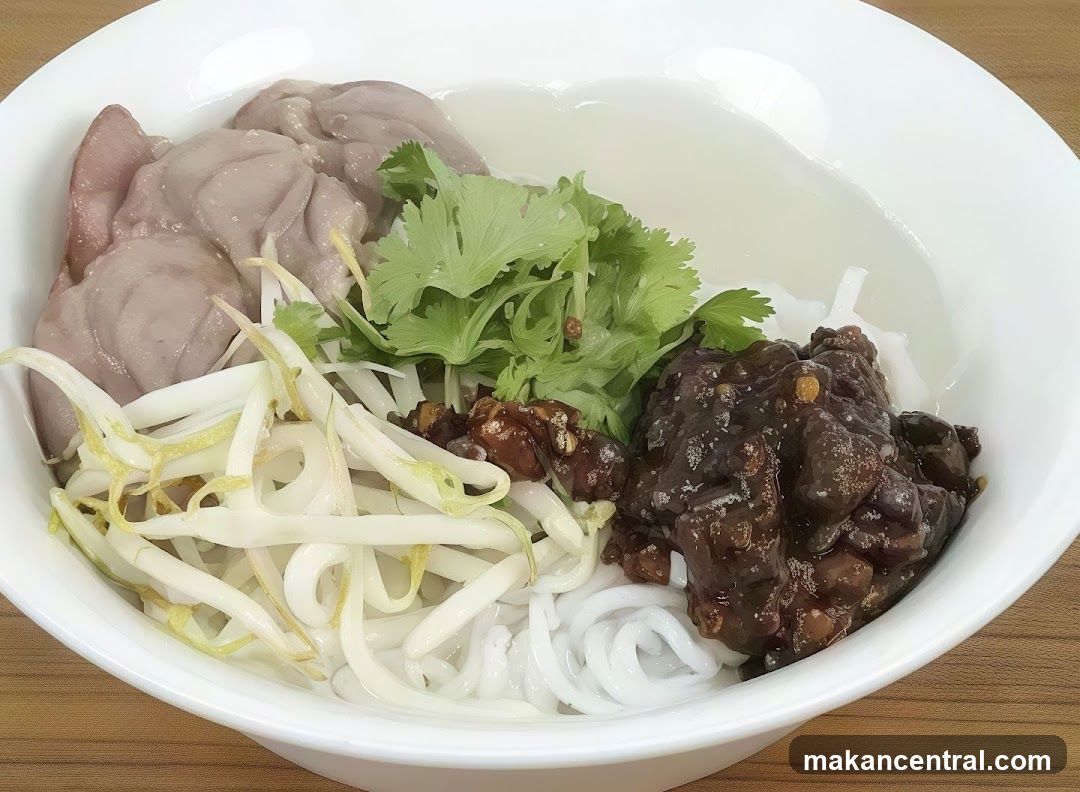Noodle Soup with Meat and Bean Sprouts