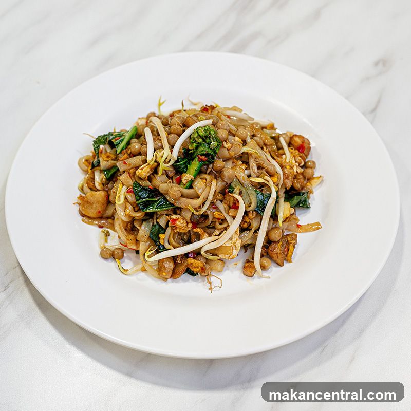 Noodles with Vegetables and Sprouts
