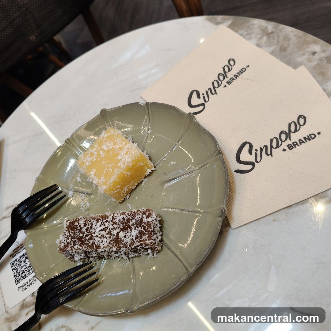 Dessert on a plate with napkins