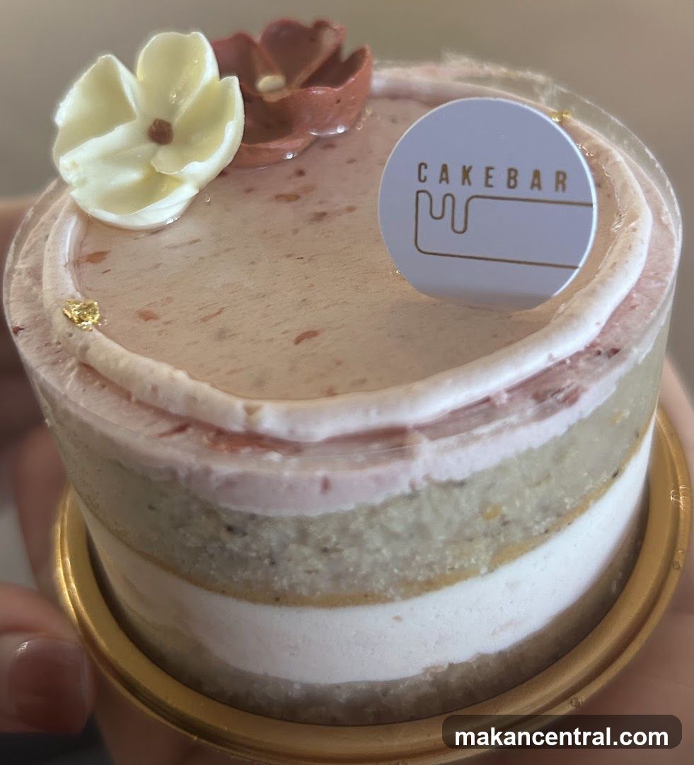 Mini Cake with Flowers
