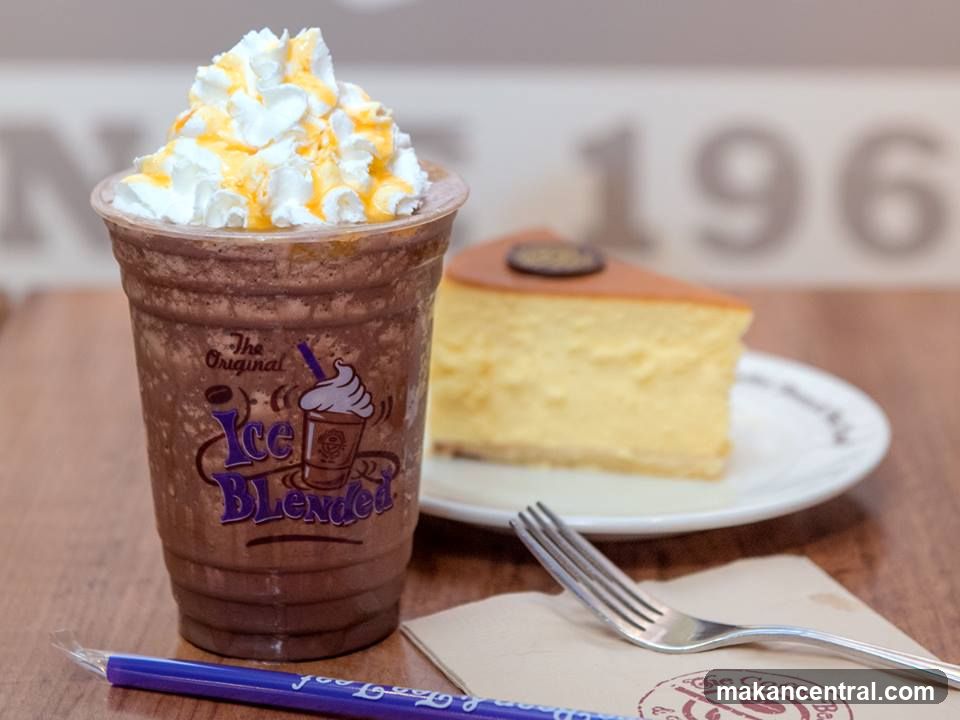 Chocolate Ice Blended Drink and Cheesecake