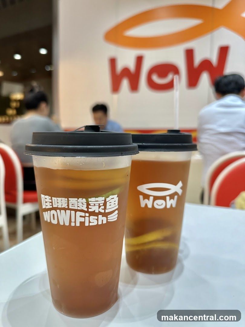 Two cups of iced tea with lemon slices