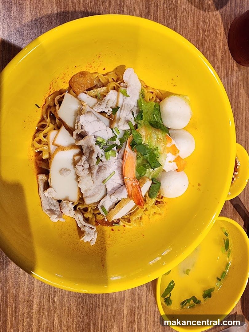 Noodles with Pork and Seafood
