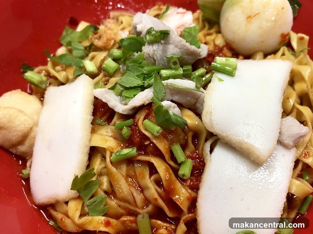 Noodles with Fish Cakes and Pork