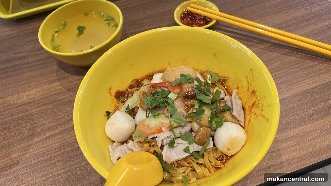 Noodles with Pork and Fish Balls