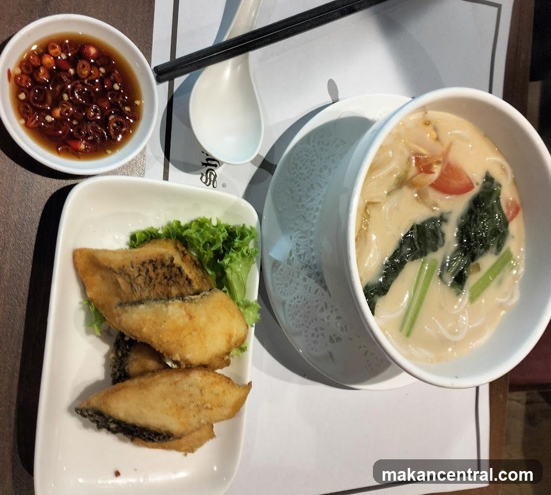 Fried Fish and Noodle Soup