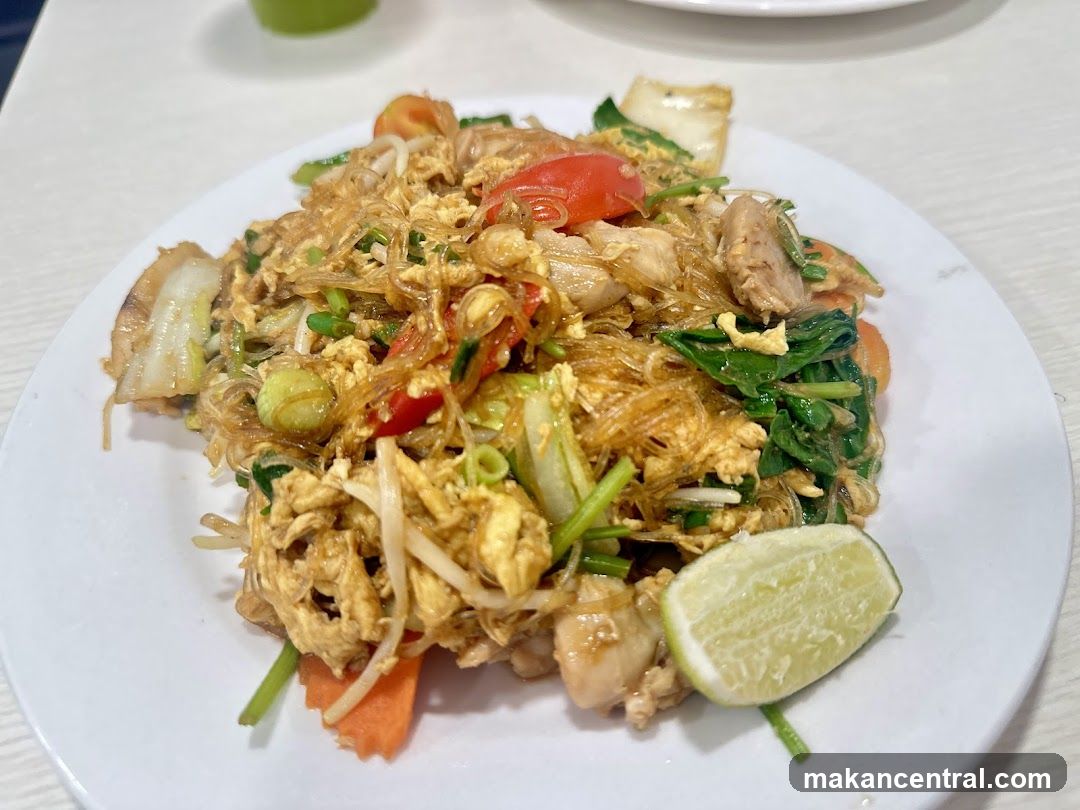 Stir-fried Glass Noodles with Chicken and Vegetables