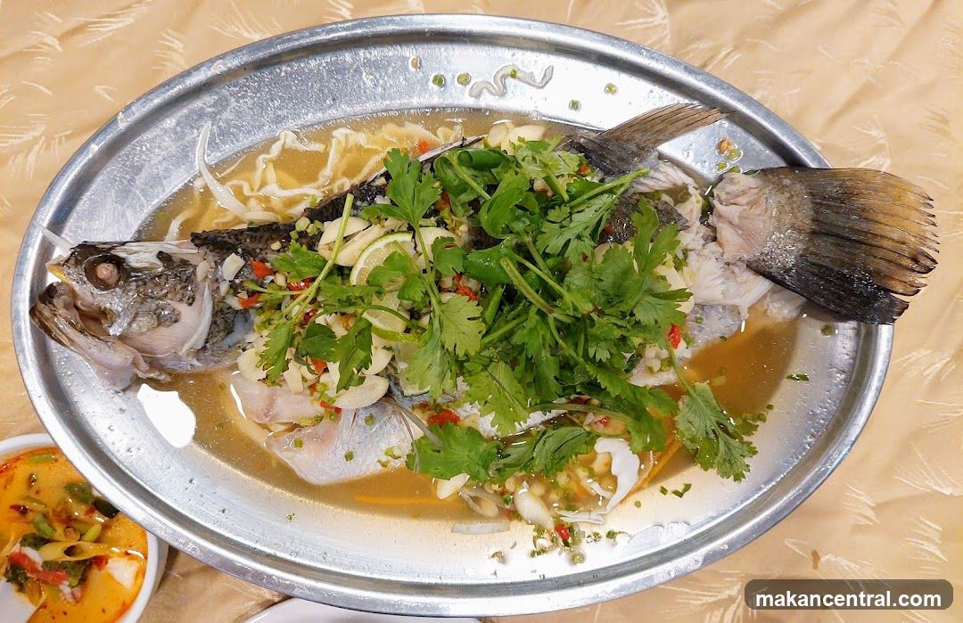 Steamed Fish with Lime and Chili