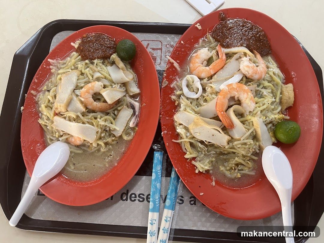 Two plates of Hokkien Mee