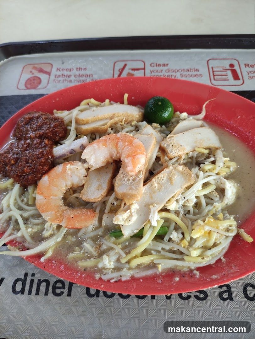 Noodles with Shrimp and Fish Cake