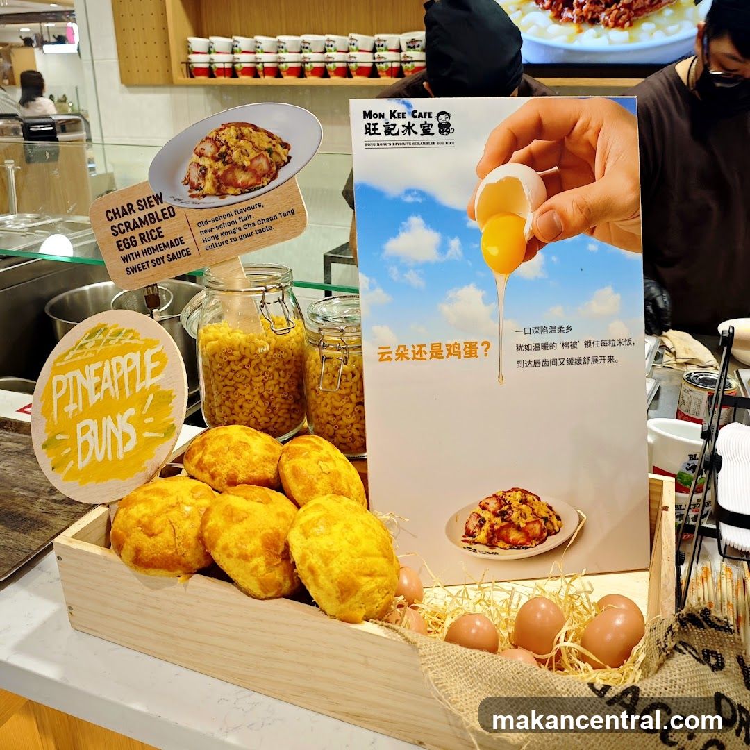 Mon Kee Cafe Food Display