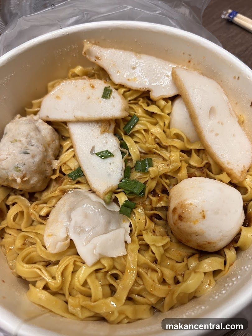 Noodles with Fish Cakes and Meatballs