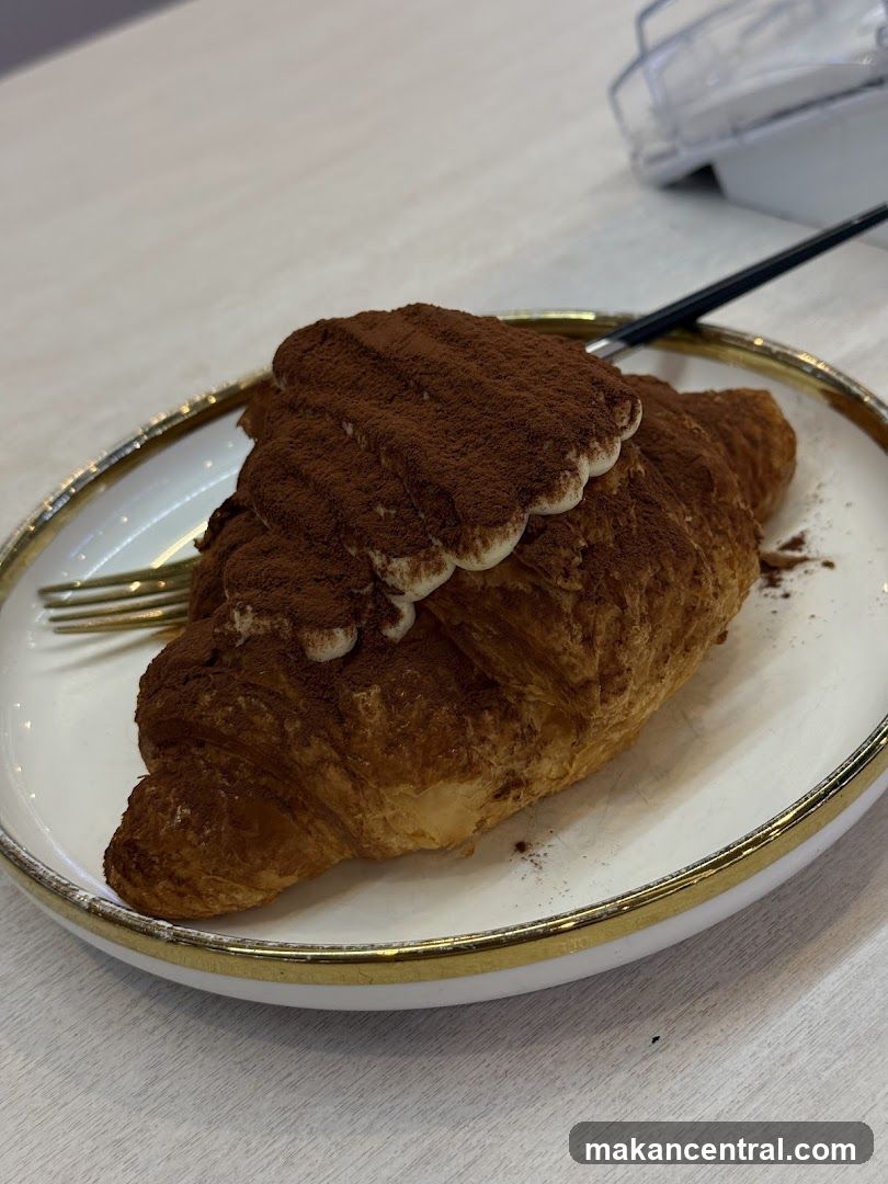 Tiramisu Croissant