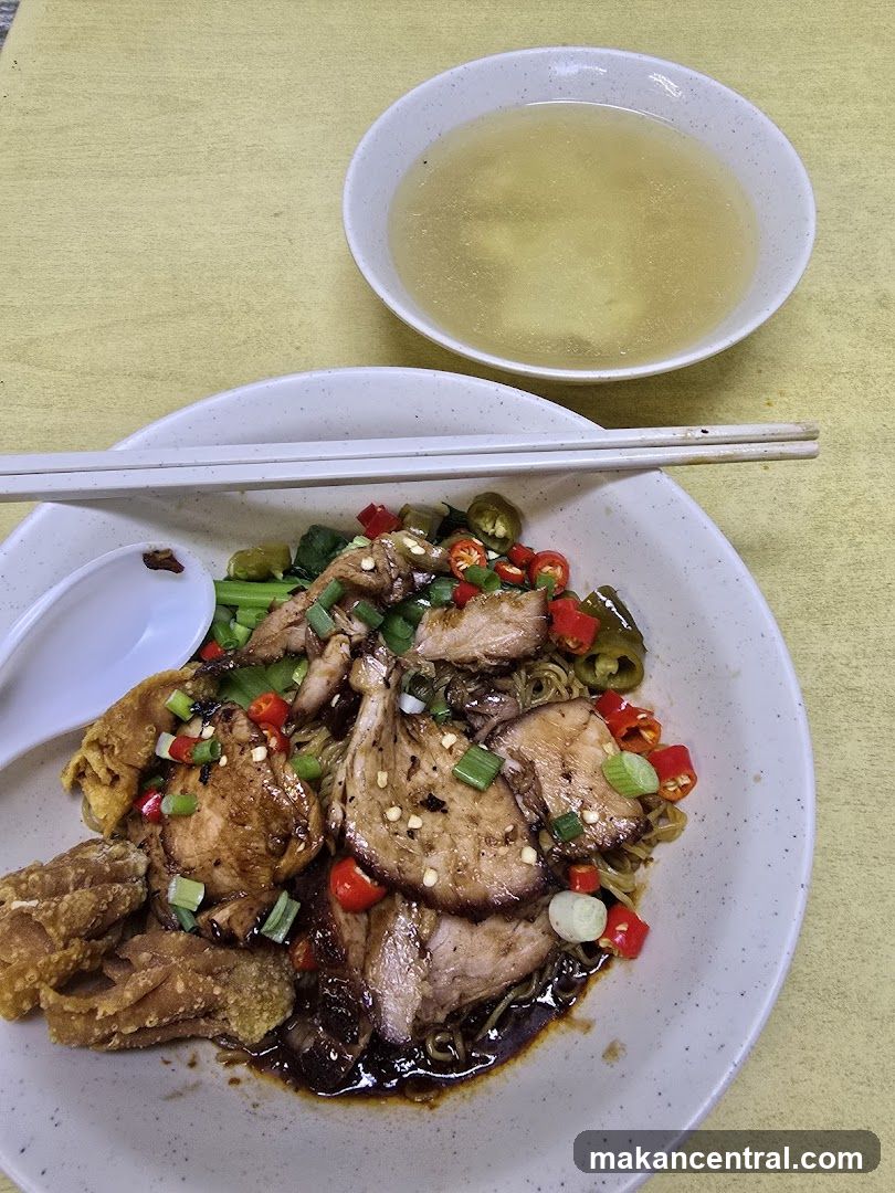 Noodles with Sliced Pork and Soup