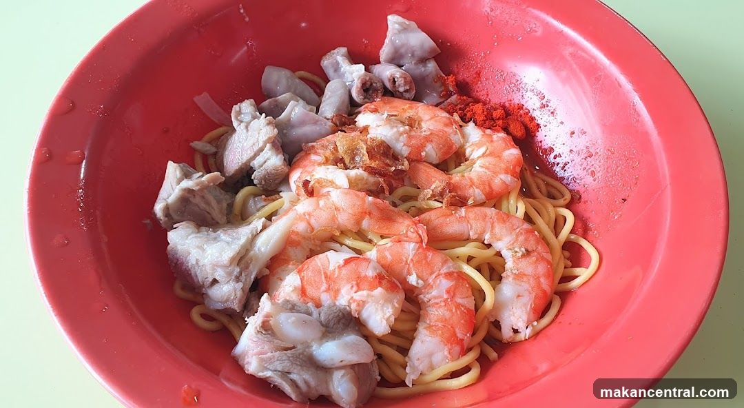 Noodles with Shrimp and Pork Ribs