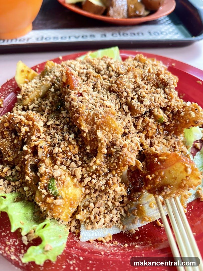 Fried Food with Peanuts and Sauce