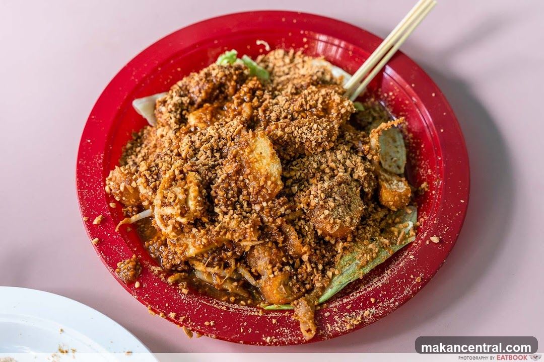 Rojak dish with crushed peanuts