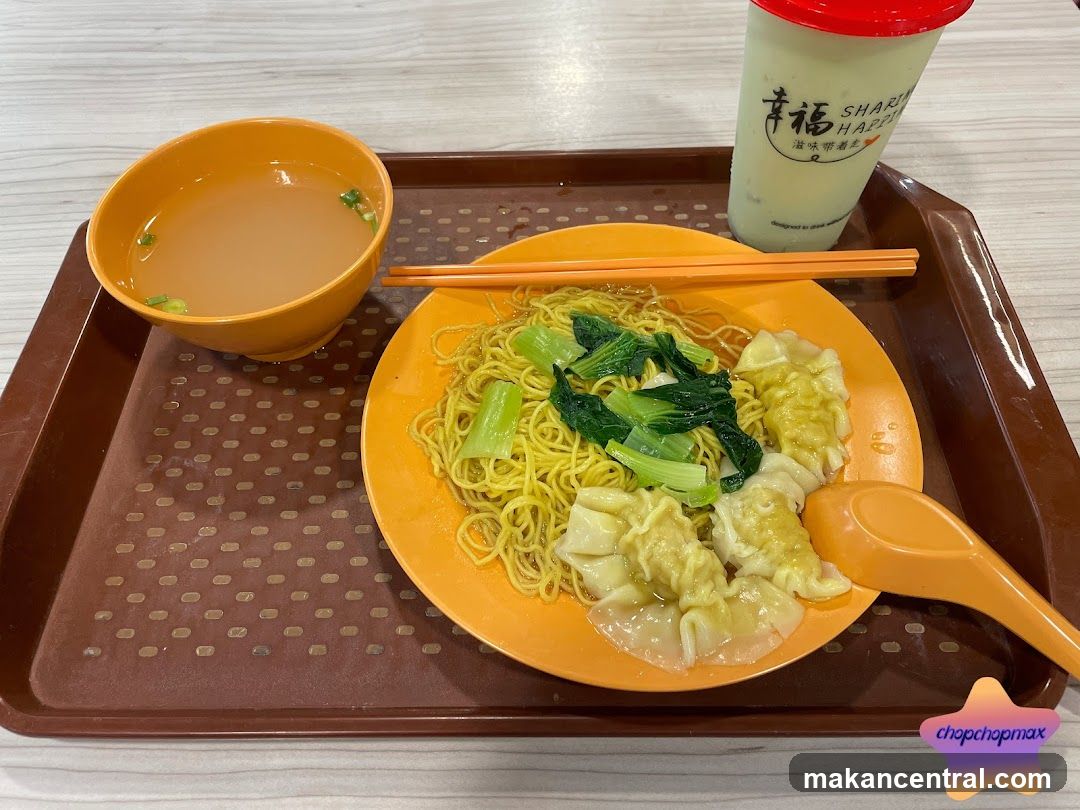 Wonton Noodles with Soup and Drink