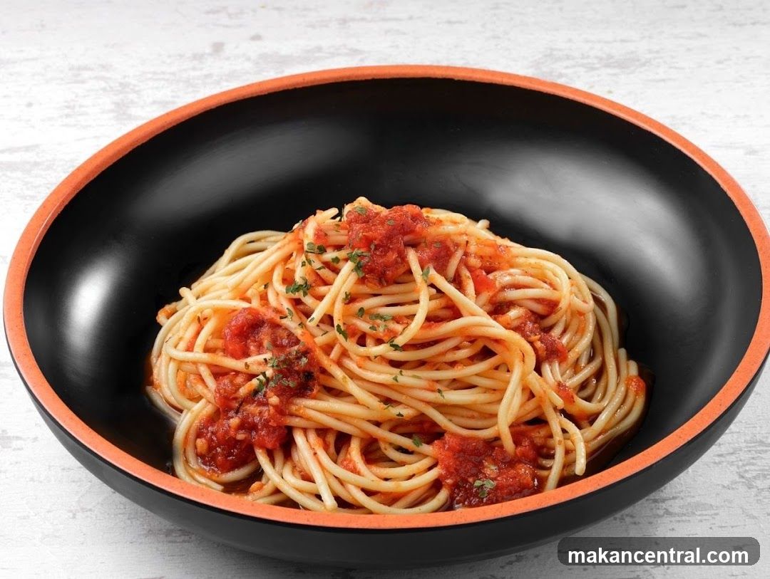 Spaghetti with Tomato Sauce