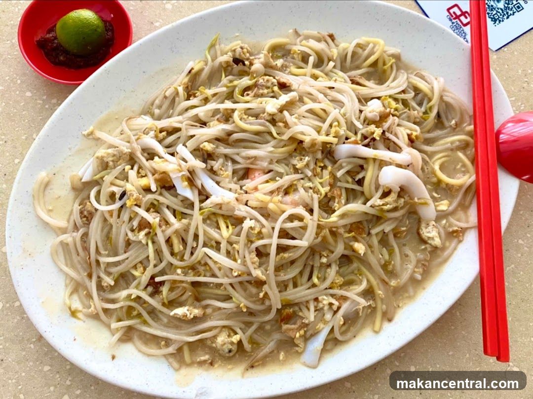 Noodles with Seafood and Bean Sprouts