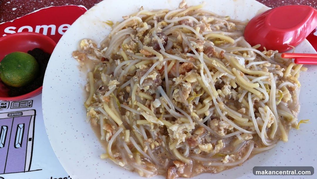 Noodles with Egg and Bean Sprouts