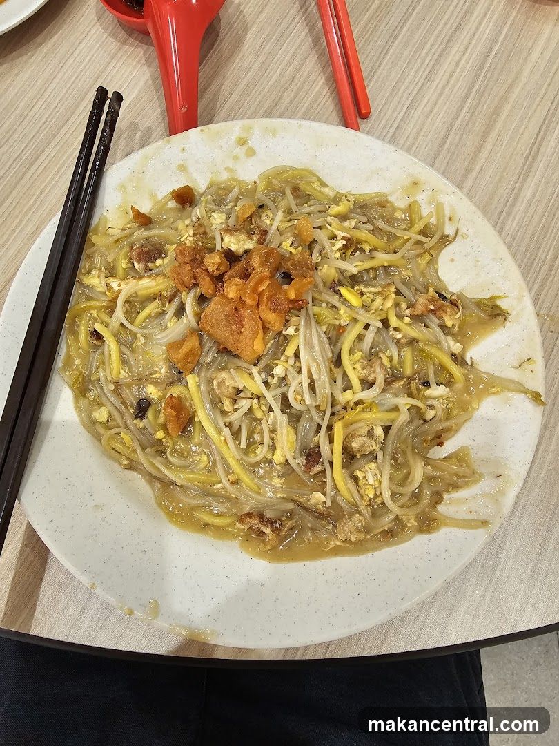 Noodles with Egg and Crispy Bits