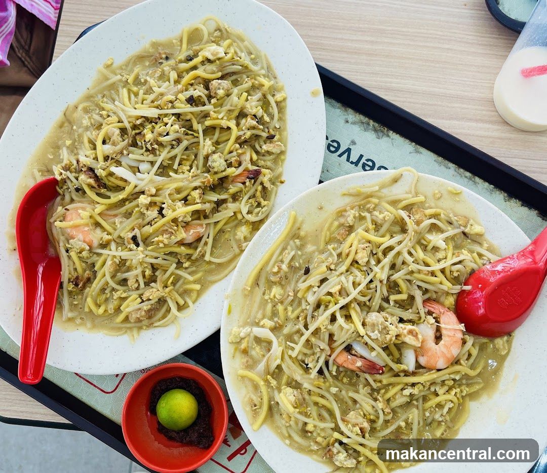 Two plates of Hokkien Mee
