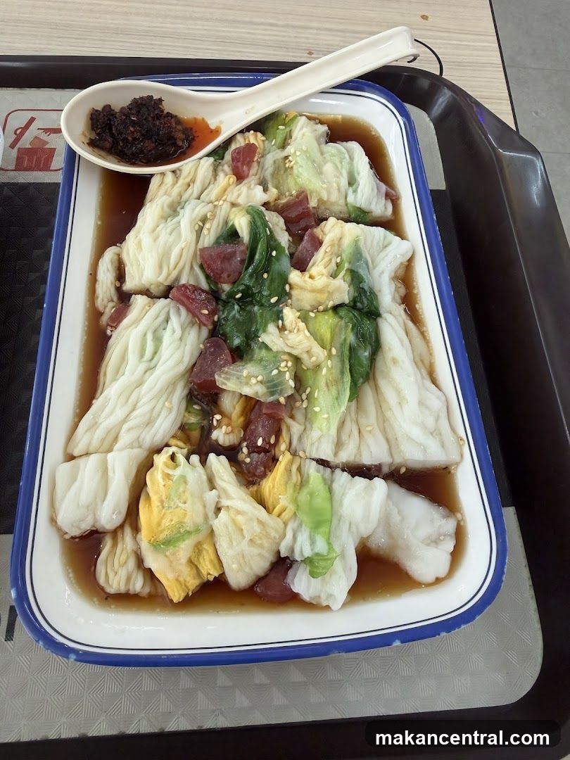 Cheung Fun with Sausage and Vegetables