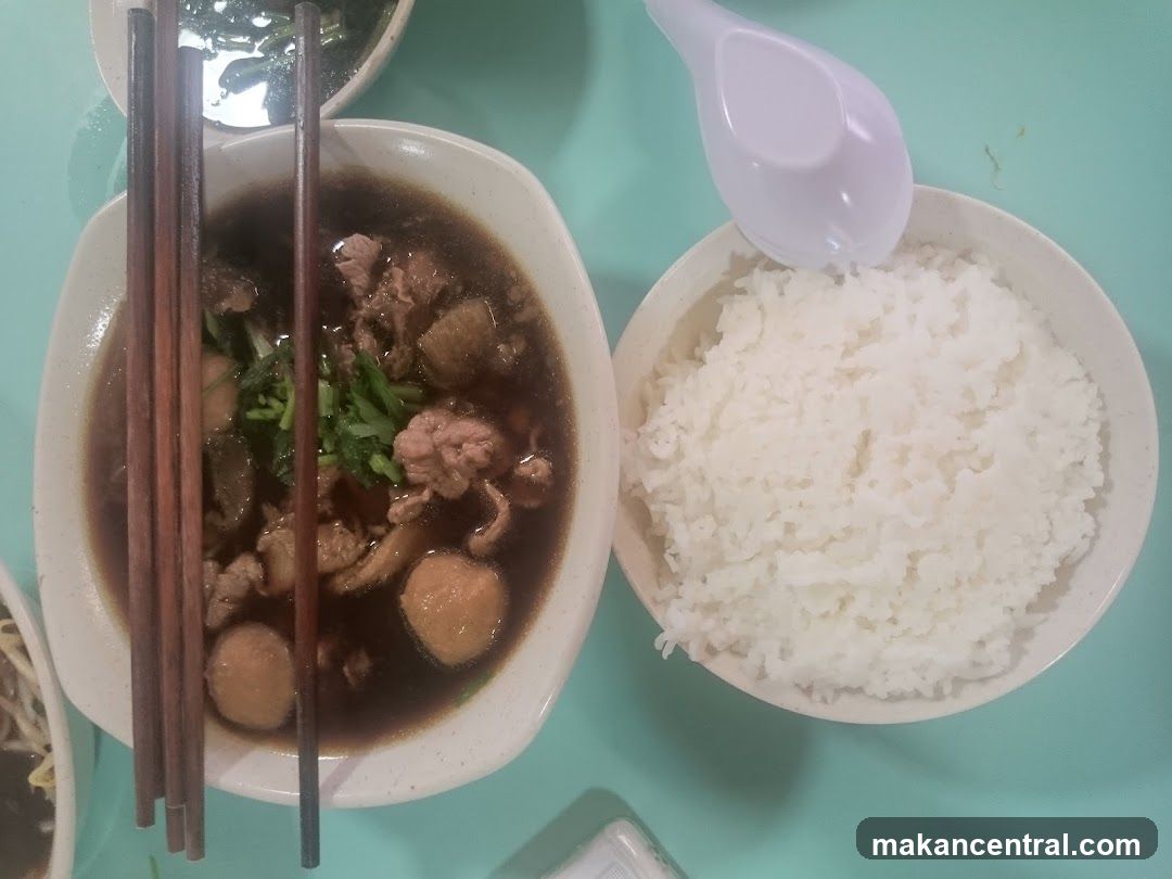 Beef noodle soup with rice