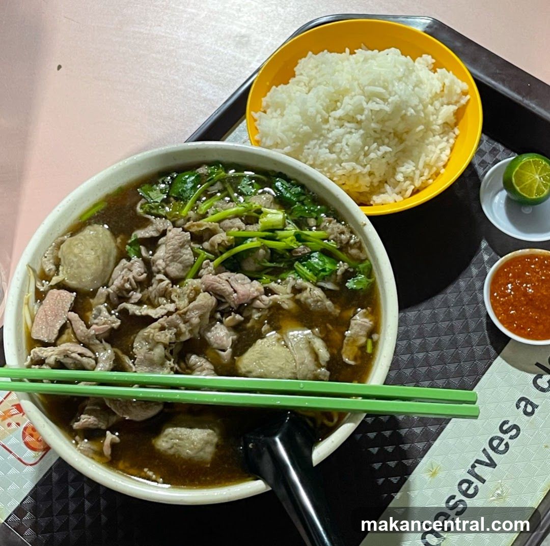Beef noodle soup with rice