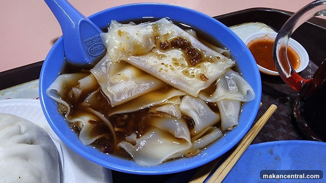 Chee Cheong Fun with Chili Sauce and Fried Egg