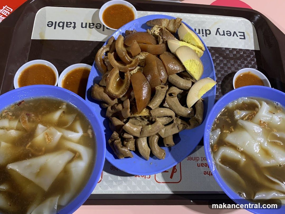 Braised Intestines and Eggs with Noodles