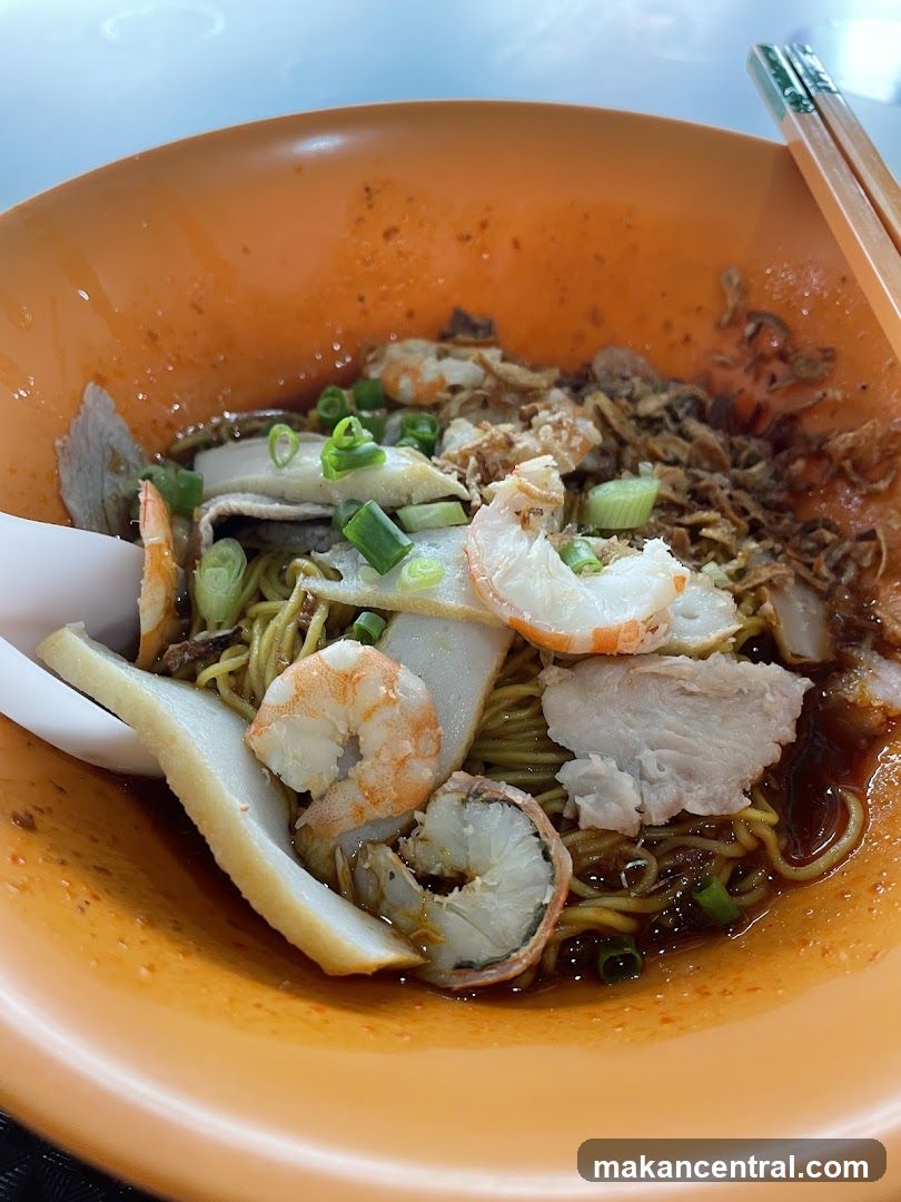 Noodle Dish with Shrimp and Fish Cake