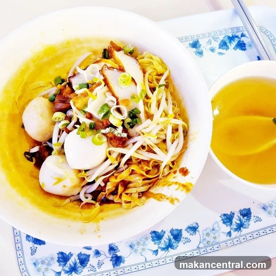 Noodles with Fish Balls and Sprouts