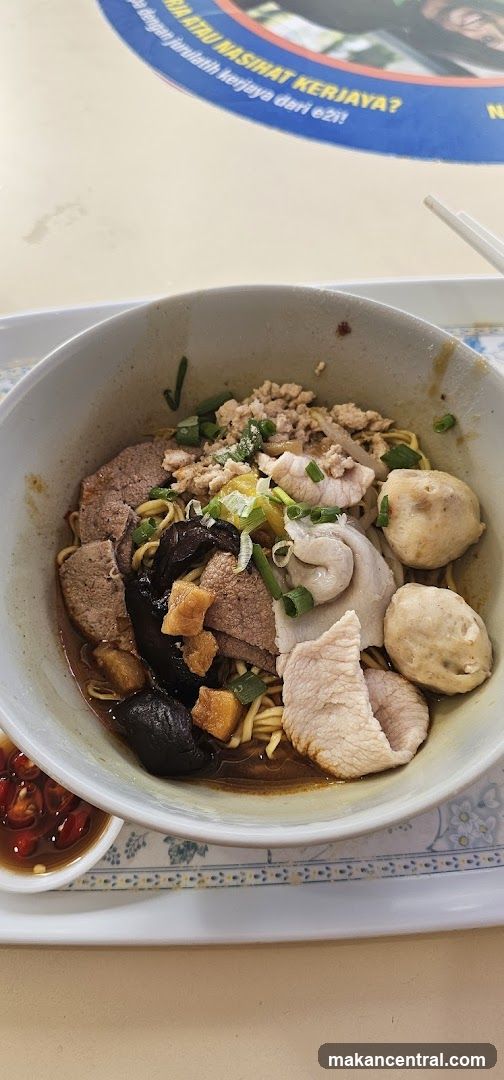 Noodles with Meat and Mushrooms
