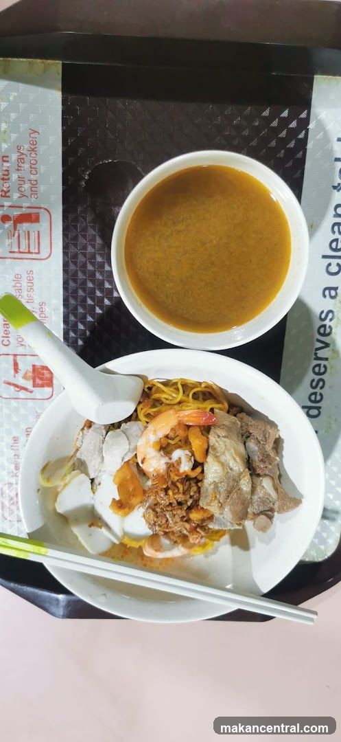 Noodles with Soup and Toppings