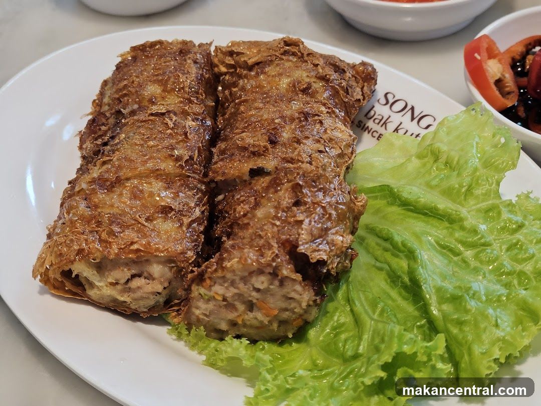 Fried Meat Rolls with Lettuce