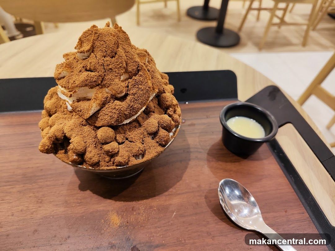 Dessert with Cocoa Powder