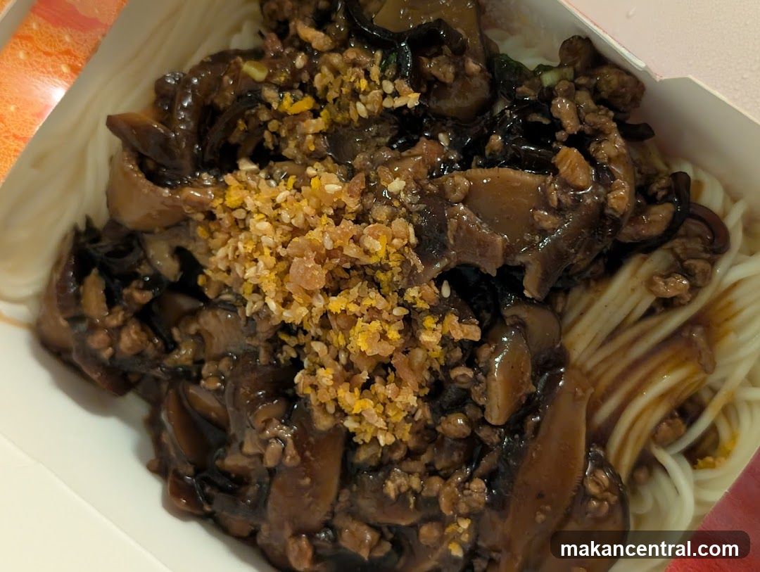 Noodles with Mushroom and Minced Meat Topping