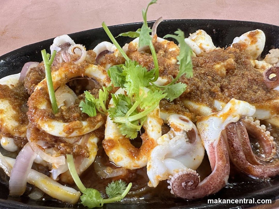Steamed Squid with Garlic and Chili
