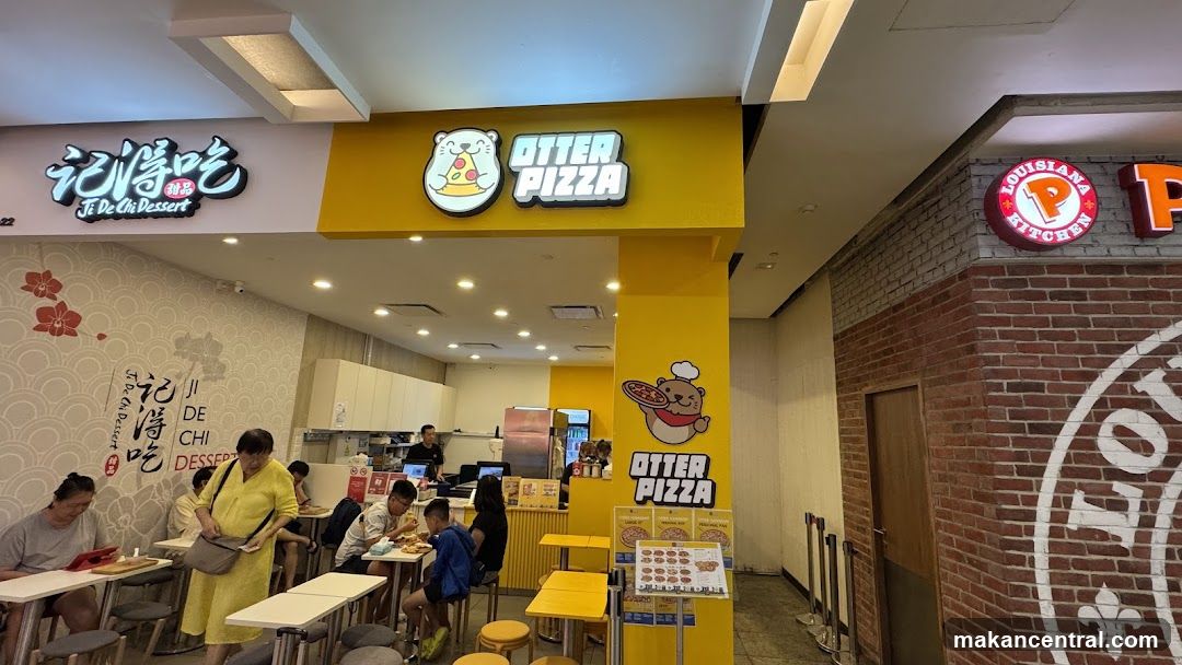 Otter Pizza and Ji De Chi Dessert