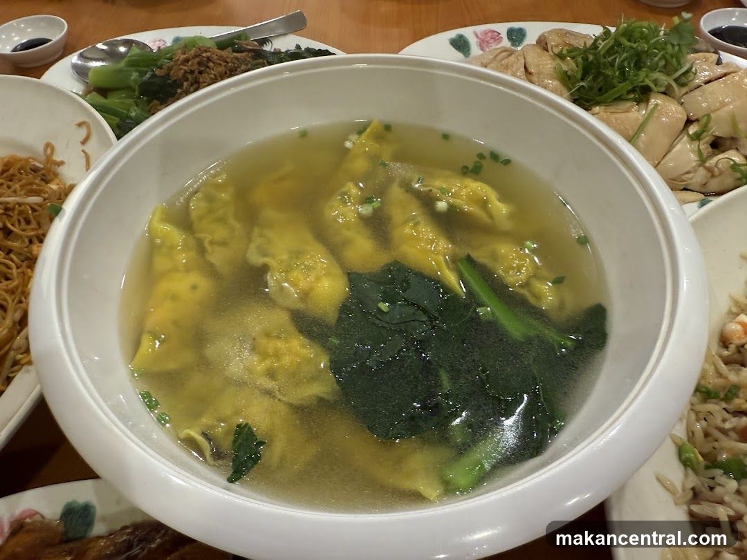 Wonton Soup with Side Dishes