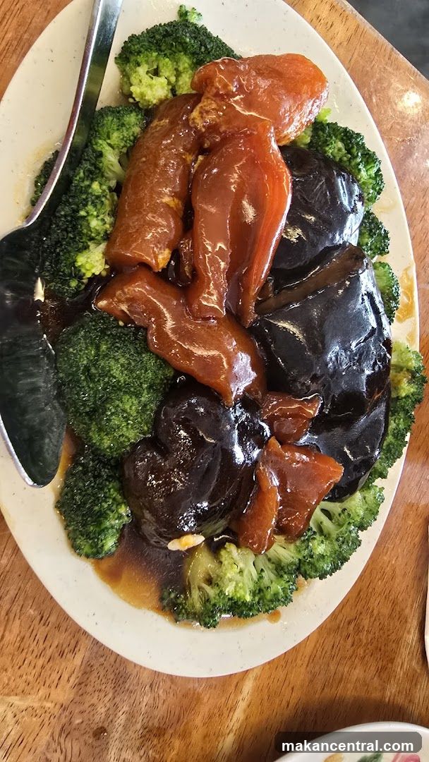 Braised Dish with Broccoli