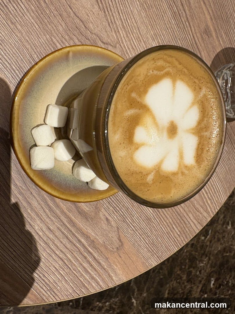 Latte with Sugar Cubes