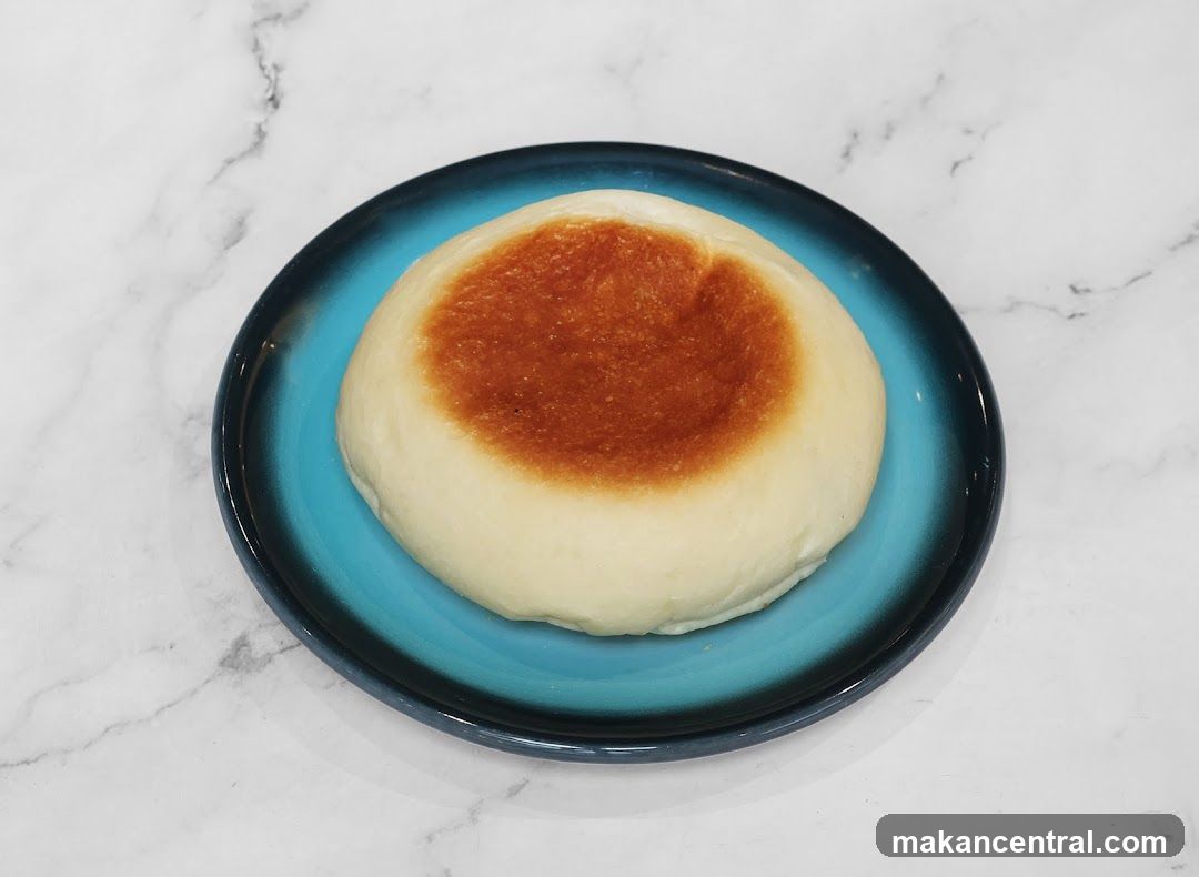 Bun on a plate