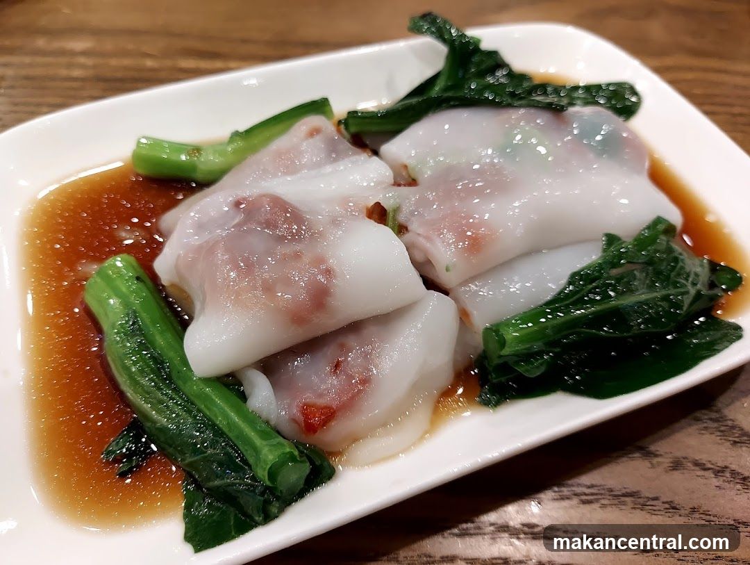 Steamed Rice Rolls with Sauce and Greens